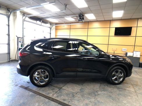 Used 2025 Ford Escape ST-Line AWD/4WD image 8