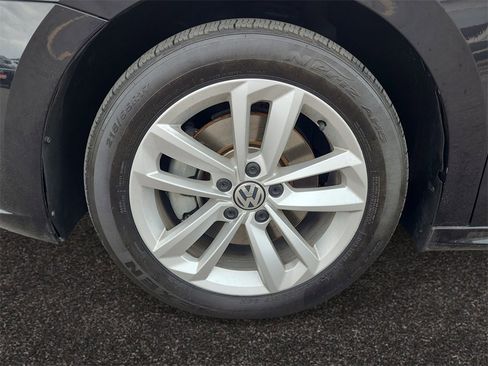 Used 2021 Volkswagen Passat 2.0T S image 14