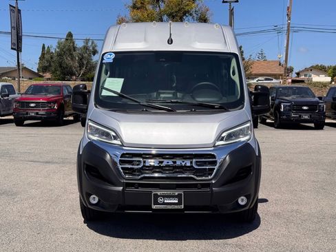 Used 2025 RAM ProMaster 2500 w/ Quick Order Package 22G SLT FWD image 3