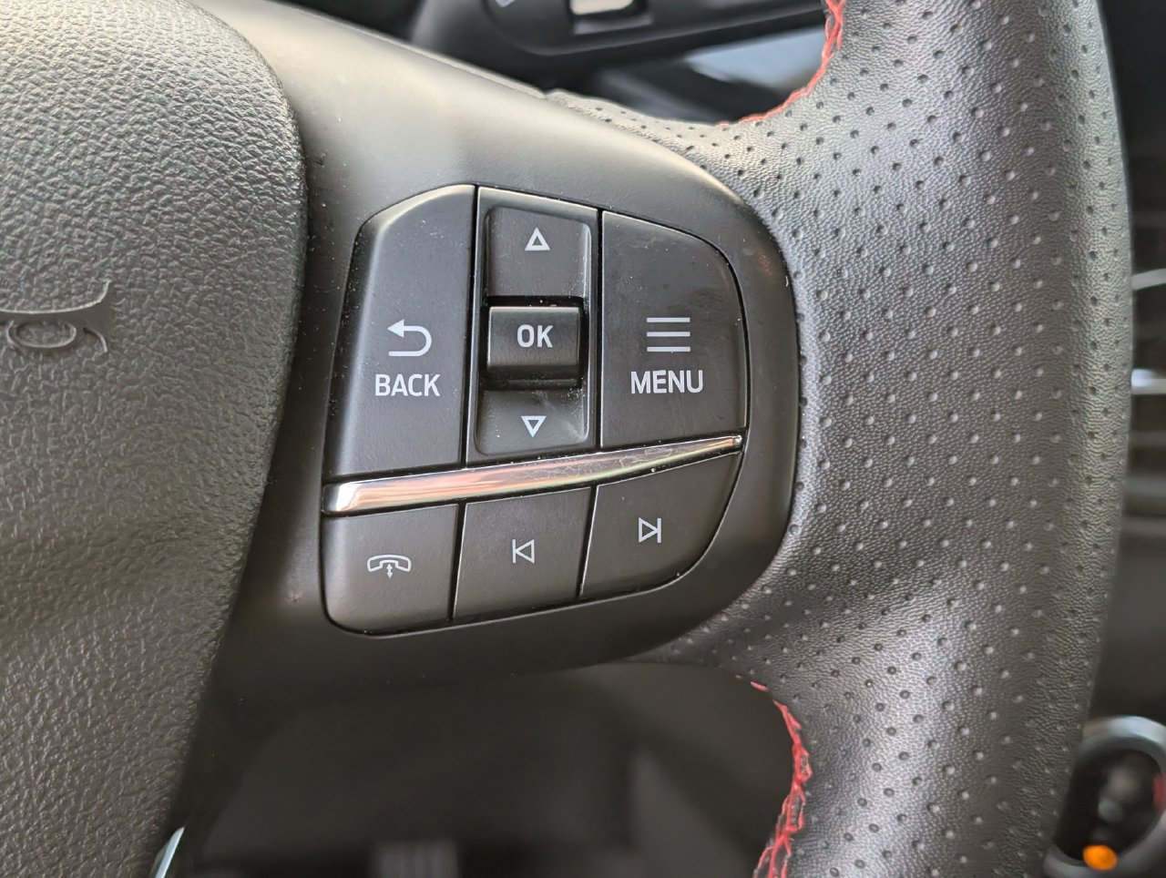 Used 2025 Ford Escape ST-Line Select AWD/4WD image 22