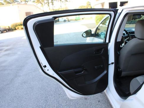 Used 2020 Chevrolet Sonic LT image 20