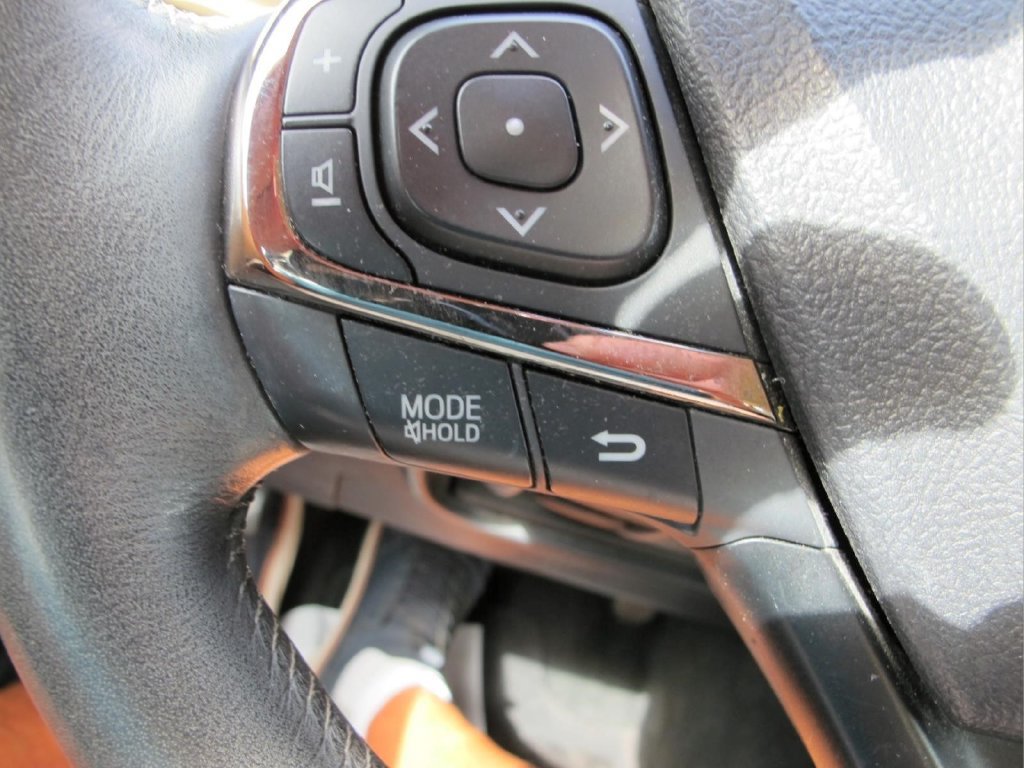 Used 2014 Toyota Avalon XLE Touring FWD image 16