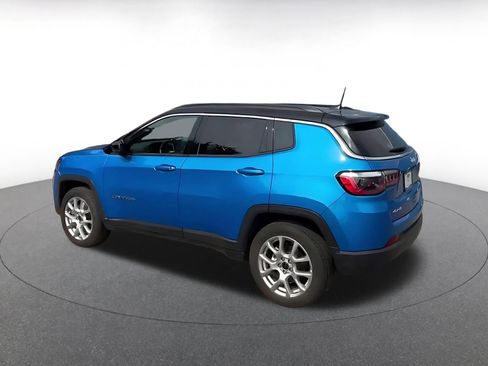 Used 2025 Jeep Compass Limited AWD/4WD image 10
