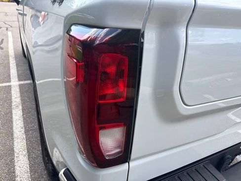 Used 2022 GMC Sierra 1500 Elevation AWD/4WD image 15