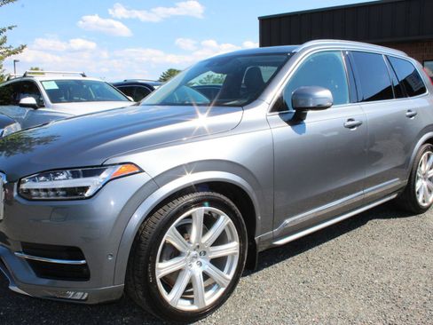 Used 2017 Volvo XC90 T6 Inscription w/ Vision Package AWD/4WD image 2