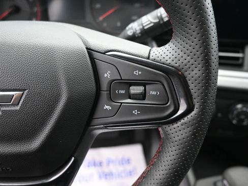 Used 2025 Chevrolet Trax RS w/ Sunroof Package FWD image 13