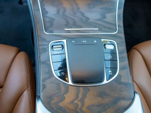 Used 2020 Mercedes-Benz GLC 300 image 27