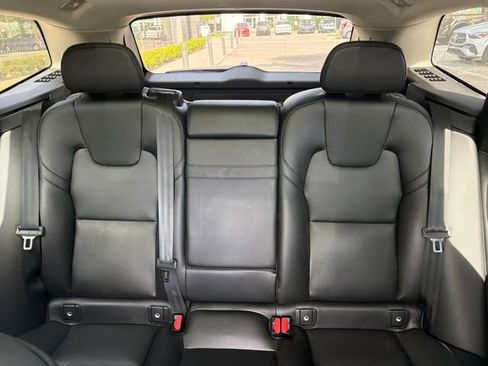 Used 2023 Volvo XC60 B5 Core AWD/4WD image 8