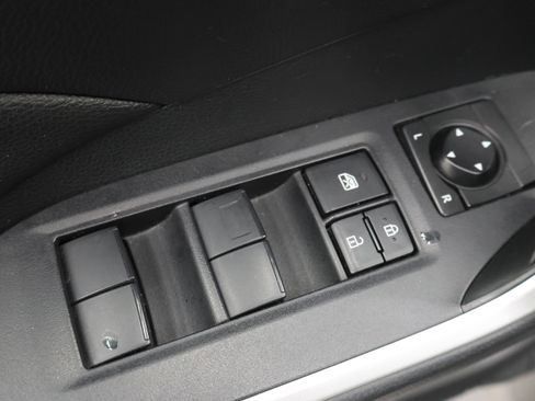 Used 2019 Toyota RAV4 XLE w/ Convenience Package image 41