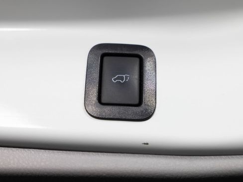 Used 2019 Toyota Highlander Limited Platinum AWD/4WD image 25