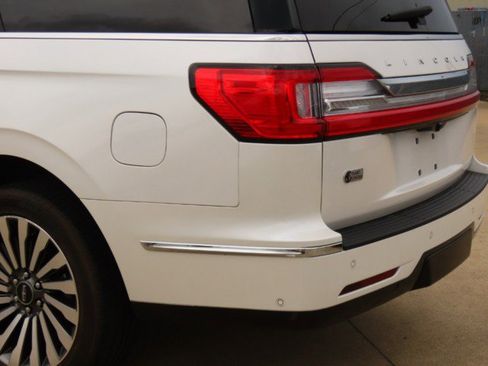 Used 2018 Lincoln Navigator L Reserve w/ Technology Package image 14