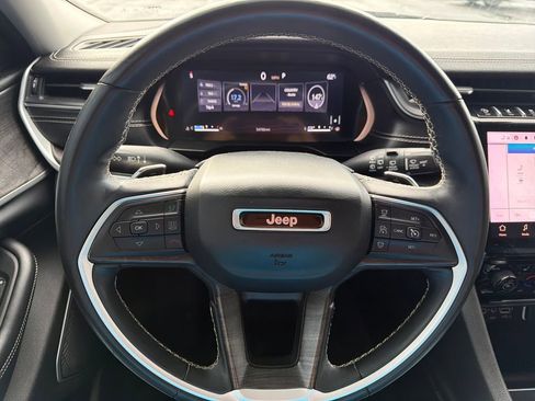 Used 2021 Jeep Grand Cherokee L Limited image 16