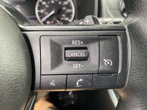 Used 2024 Nissan Rogue S AWD/4WD image 26