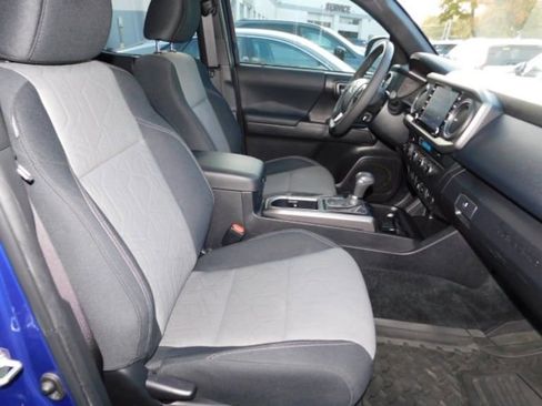 Used 2023 Toyota Tacoma TRD Off-Road image 27