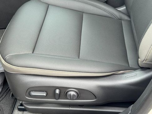 New 2026 Chevrolet Trax ACTIV w/ Sunroof Package image 35