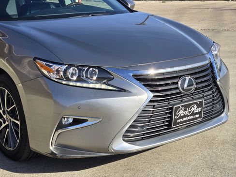 Used 2017 Lexus ES 350 image 11