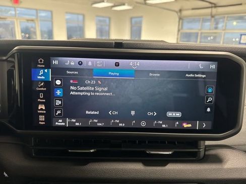 Used 2024 Jeep Wrangler Willys image 39