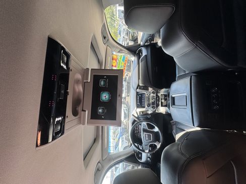 Used 2018 GMC Yukon SLT w/ Open Road Package image 14