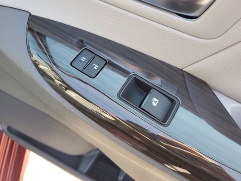 Used 2019 Toyota Sienna L image 11