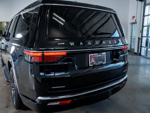 Used 2023 Jeep Wagoneer Series III w/ Preferred Equipment Group image 22