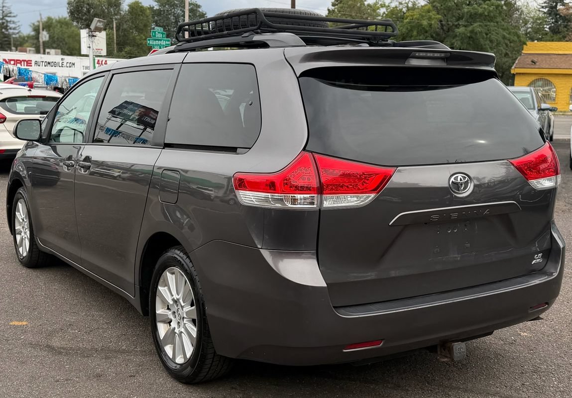 Used 2013 Toyota Sienna LE w/ Towing Pkg AWD/4WD image 5