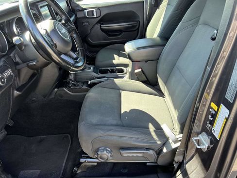 Used 2021 Jeep Wrangler Unlimited Sport AWD/4WD image 18