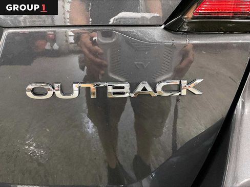 Used 2025 Subaru Outback Premium AWD/4WD image 10