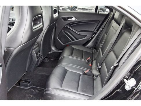 Used 2019 Mercedes-Benz CLA 250 4MATIC image 35