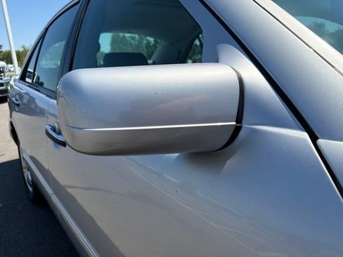Used 1999 Mercedes-Benz E 320 4MATIC Sedan image 5