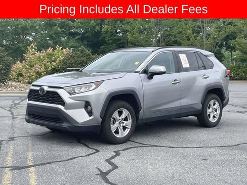 Used 2020 Toyota RAV4 XLE AWD/4WD image 1