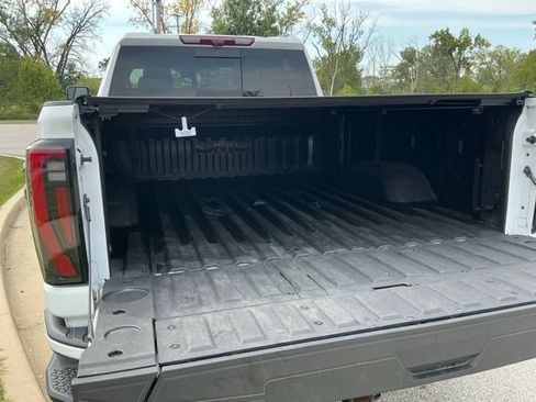 Used 2025 GMC Sierra 3500 AT4 w/ AT4 Premium Plus Package AWD/4WD image 11