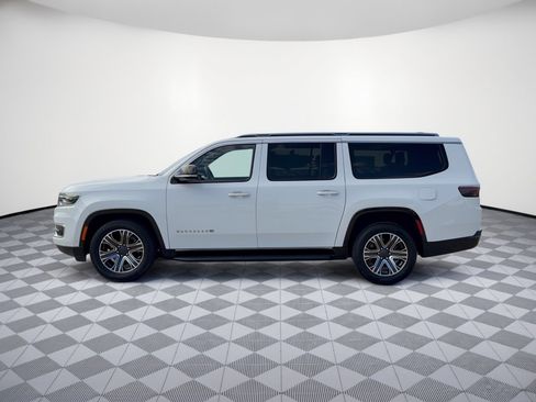 Used 2024 Jeep Wagoneer L Series II w/ Flexible Seating Group RWD image 2