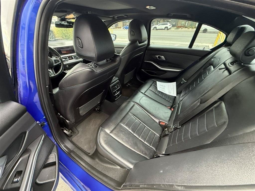 Used 2020 BMW 330i xDrive Sedan w/ M Sport Package AWD/4WD image 21