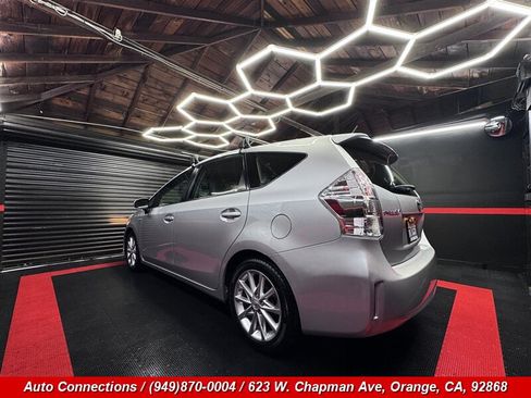 Used 2014 Toyota Prius V Five FWD image 4