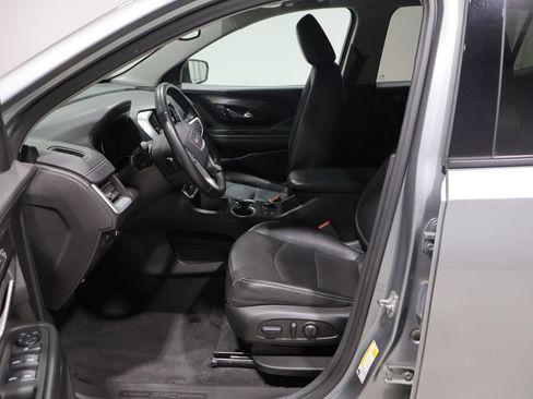 Used 2024 GMC Terrain SLT AWD/4WD image 9