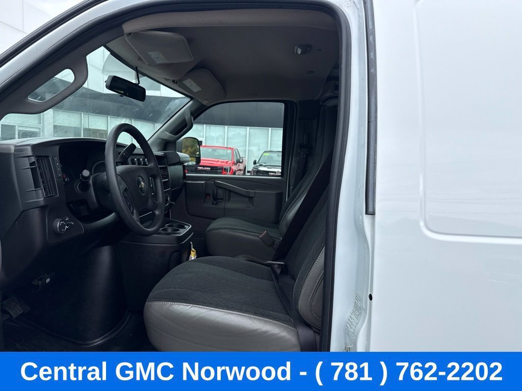 Used 2025 Chevrolet Express 2500 w/ Driver Convenience Package RWD image 19