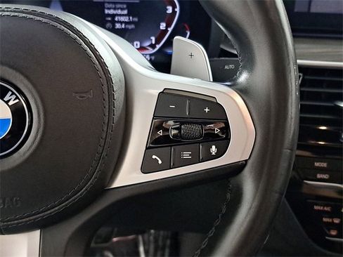 Used 2021 BMW M550i xDrive image 25