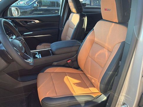 New 2027 Chevrolet Traverse Z71 w/ Driver Confidence Package AWD/4WD image 5