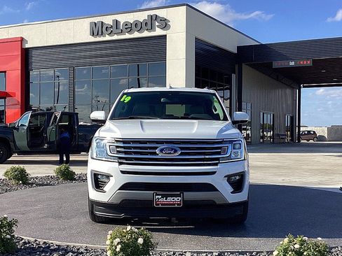 Used 2019 Ford Expedition XLT w/ Equipment Group 202A image 2