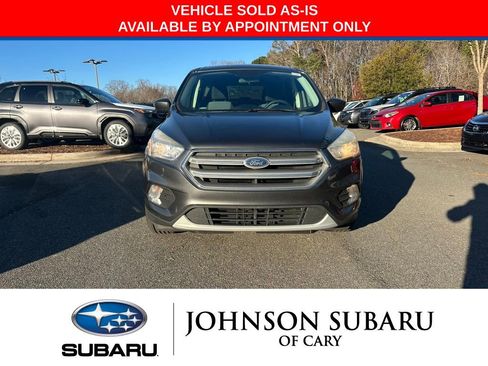 Used 2017 Ford Escape SE image 2
