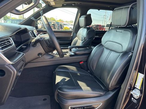 Used 2023 Jeep Grand Wagoneer L Series II image 43