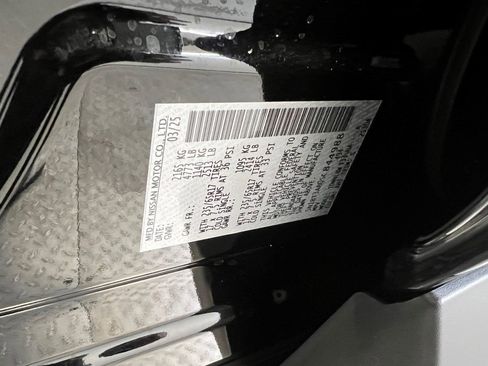 Used 2025 Nissan Rogue S image 46