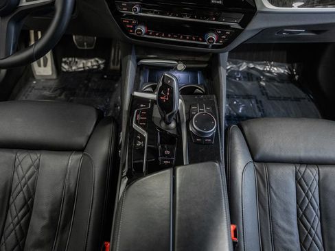 Used 2021 BMW M550i xDrive w/ Premium Package image 36