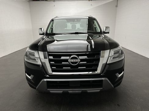 Used 2023 Nissan Armada Platinum image 4