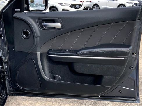 Used 2018 Dodge Charger R/T image 21