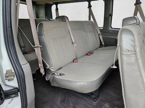 Used 2020 Chevrolet Express 3500 LT w/ LT Preferred Equipment Group image 18