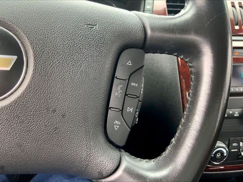 Used 2010 Chevrolet Impala LT FWD image 24