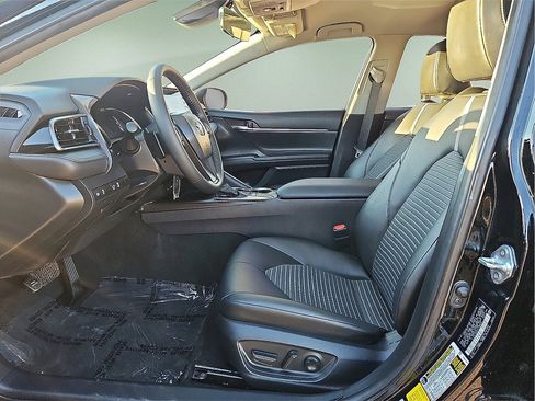 Used 2023 Toyota Camry SE image 17