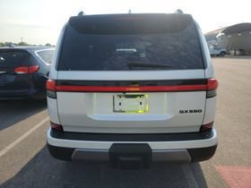 Used 2024 Lexus GX 550 AWD/4WD image 9