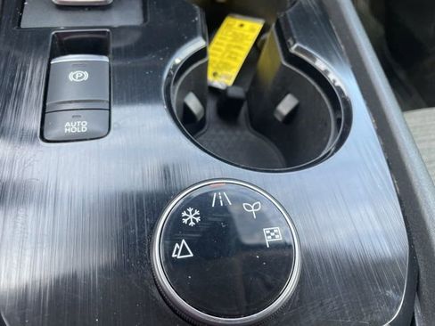 Used 2021 Nissan Rogue S image 28